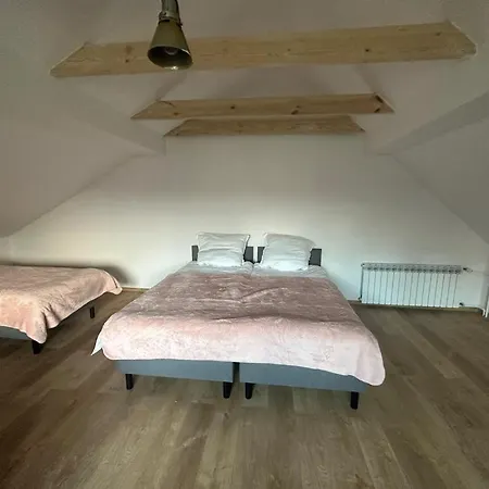 Jaga Family Apartment Air Conditioner And Free Parking-2